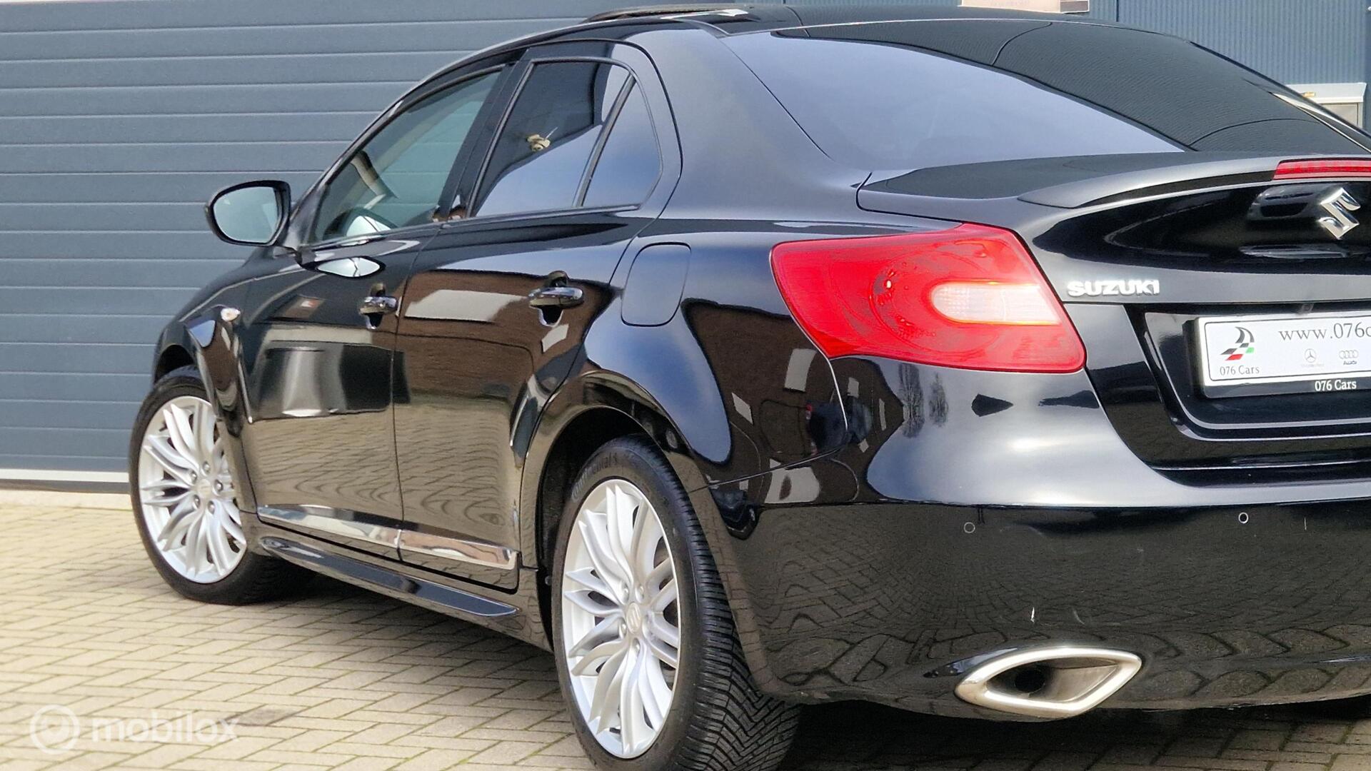 Foto van Suzuki Kizashi