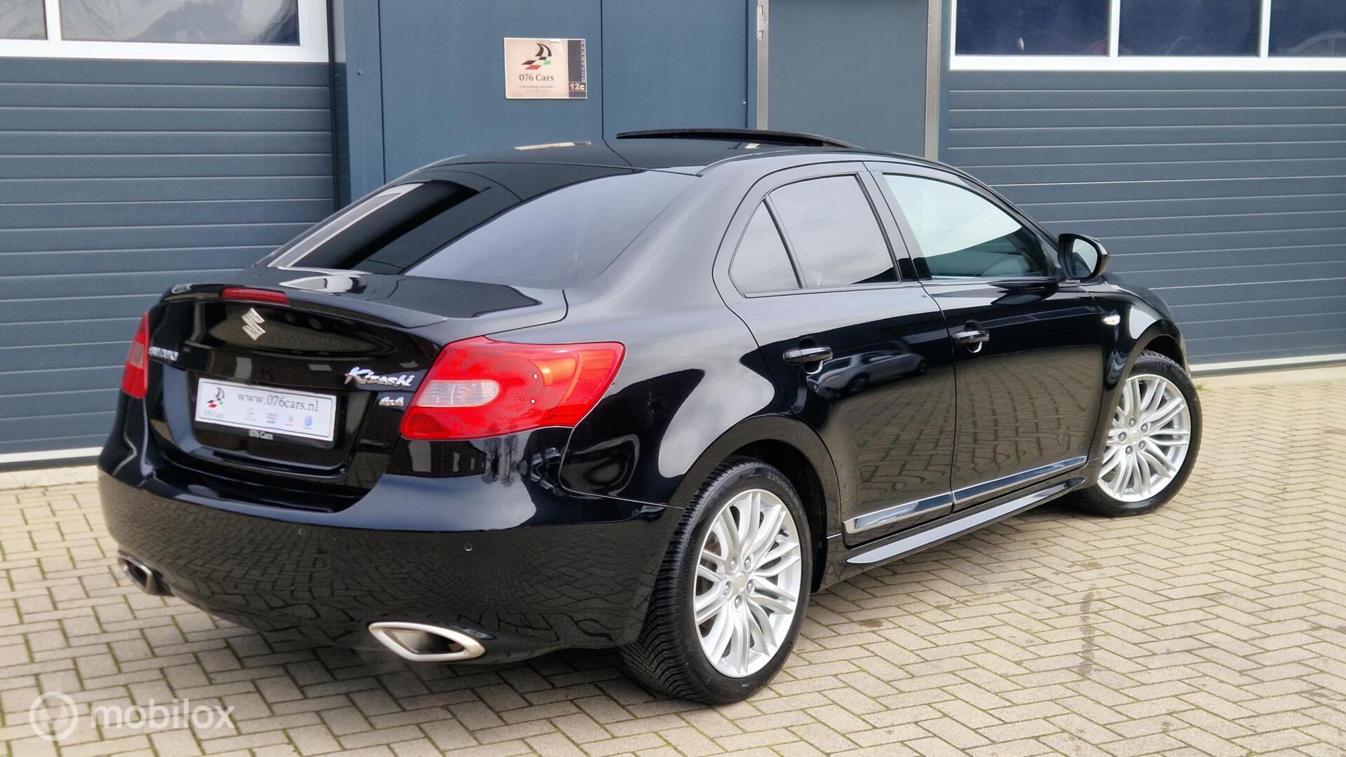 Foto van Suzuki Kizashi
