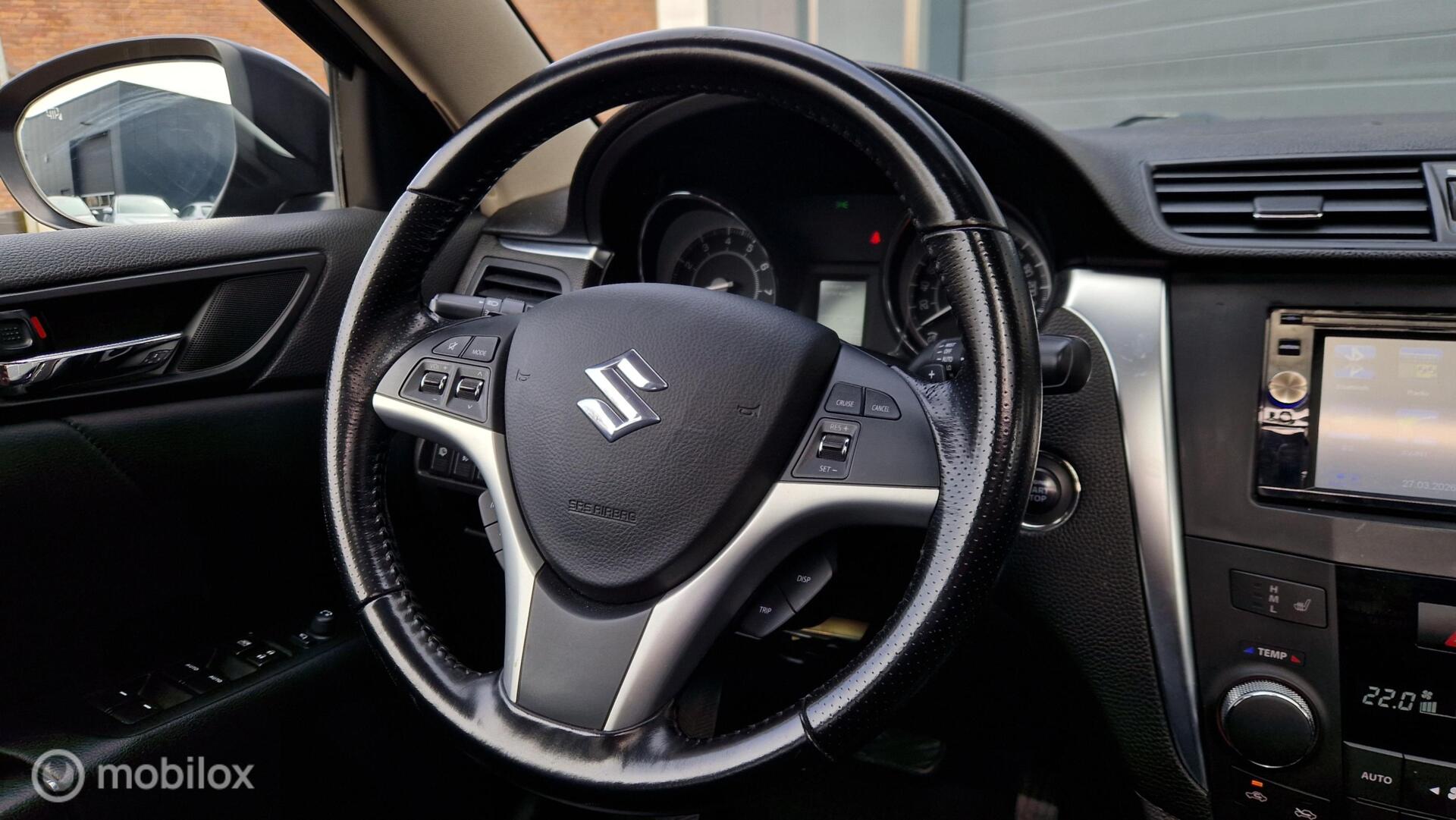 Foto van Suzuki Kizashi