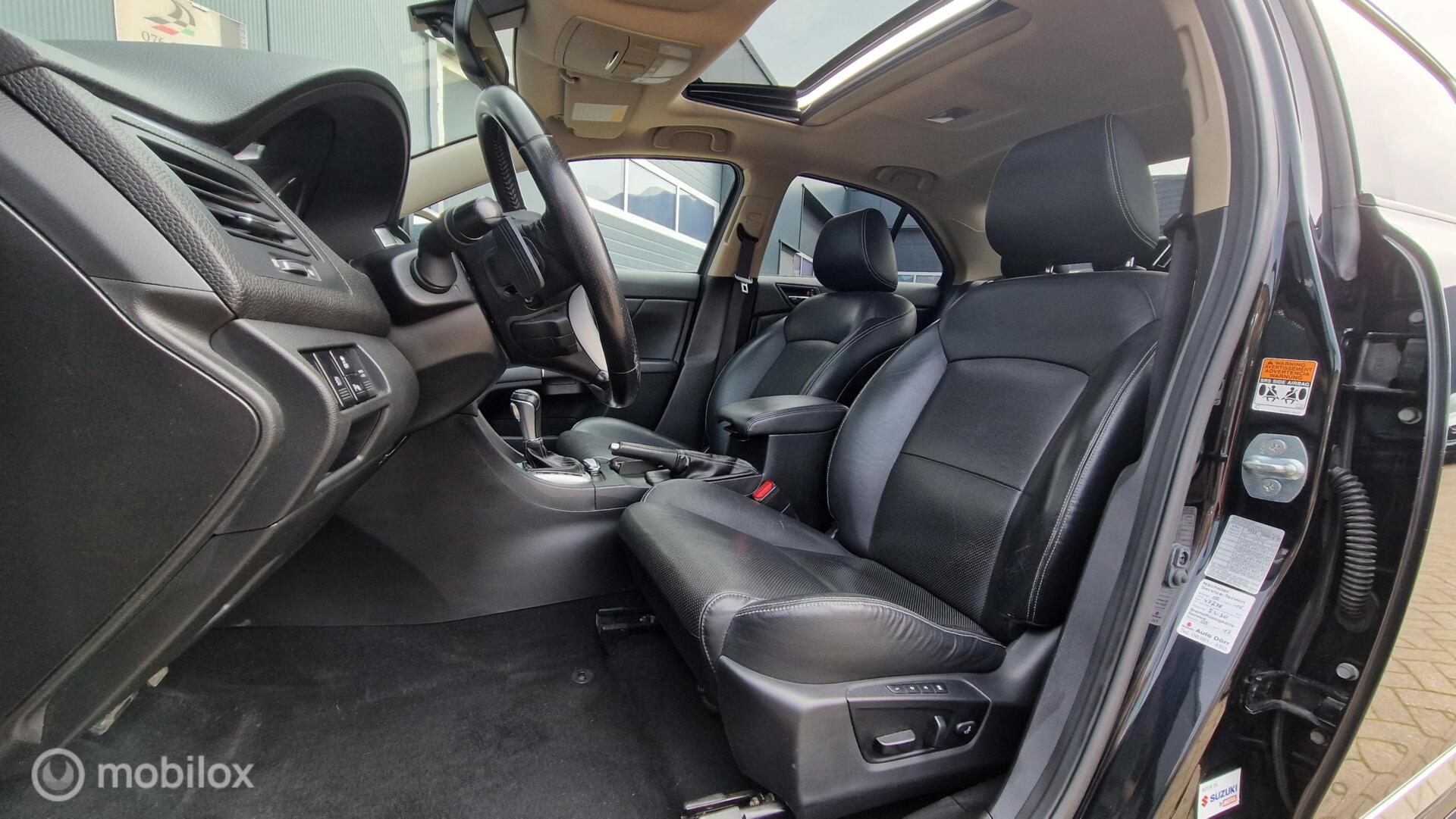 Foto van Suzuki Kizashi