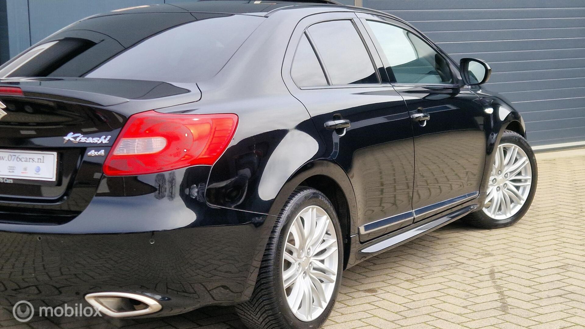 Foto van Suzuki Kizashi