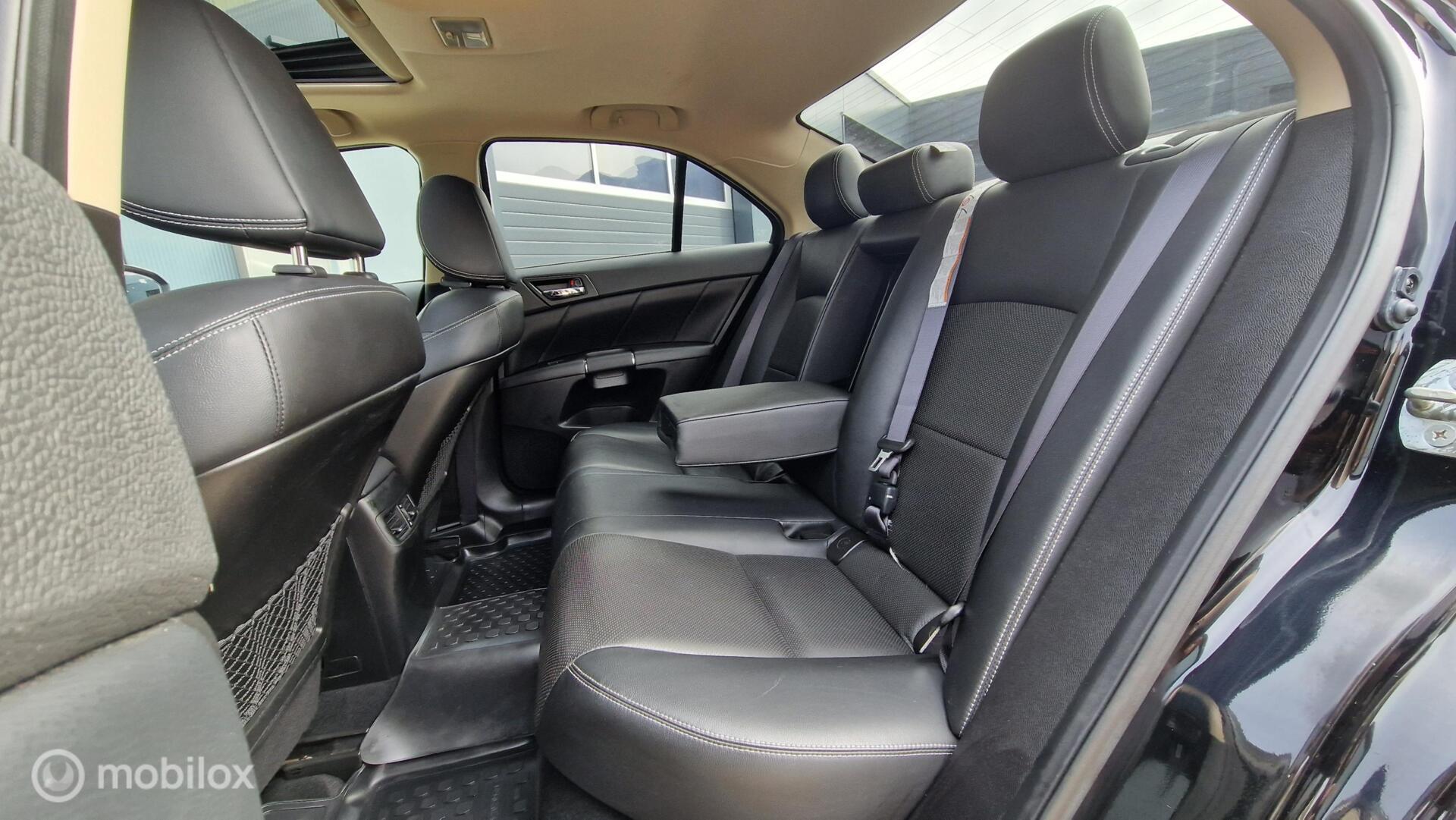 Foto van Suzuki Kizashi