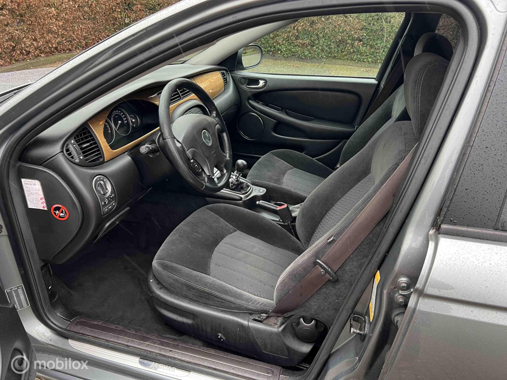 Foto van Jaguar X-type 2.0 V6