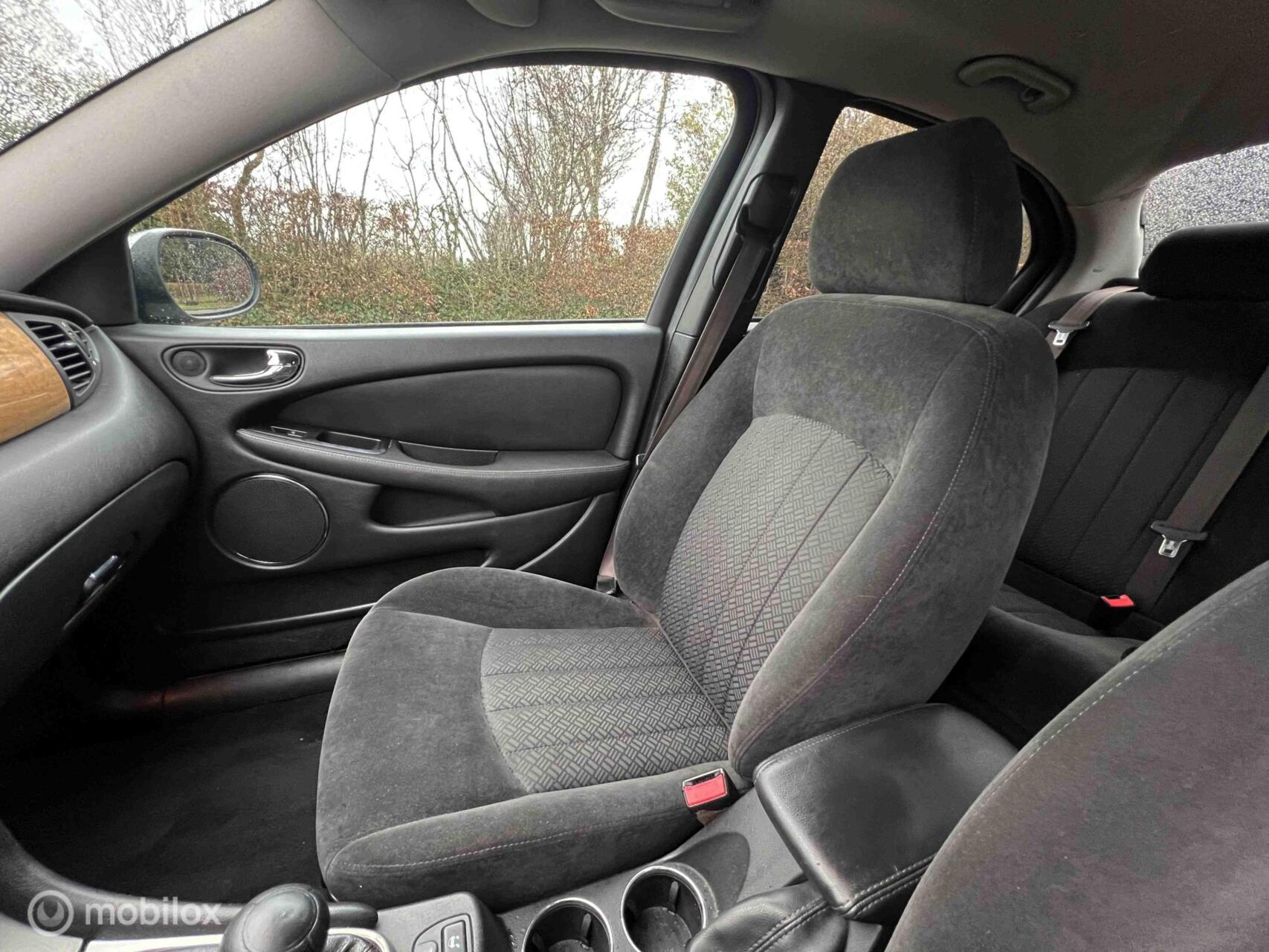 Foto van Jaguar X-type 2.0 V6