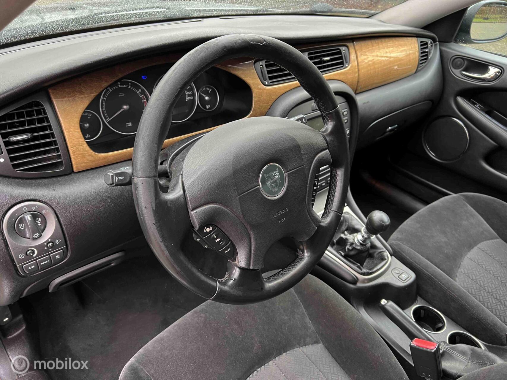 Foto van Jaguar X-type 2.0 V6