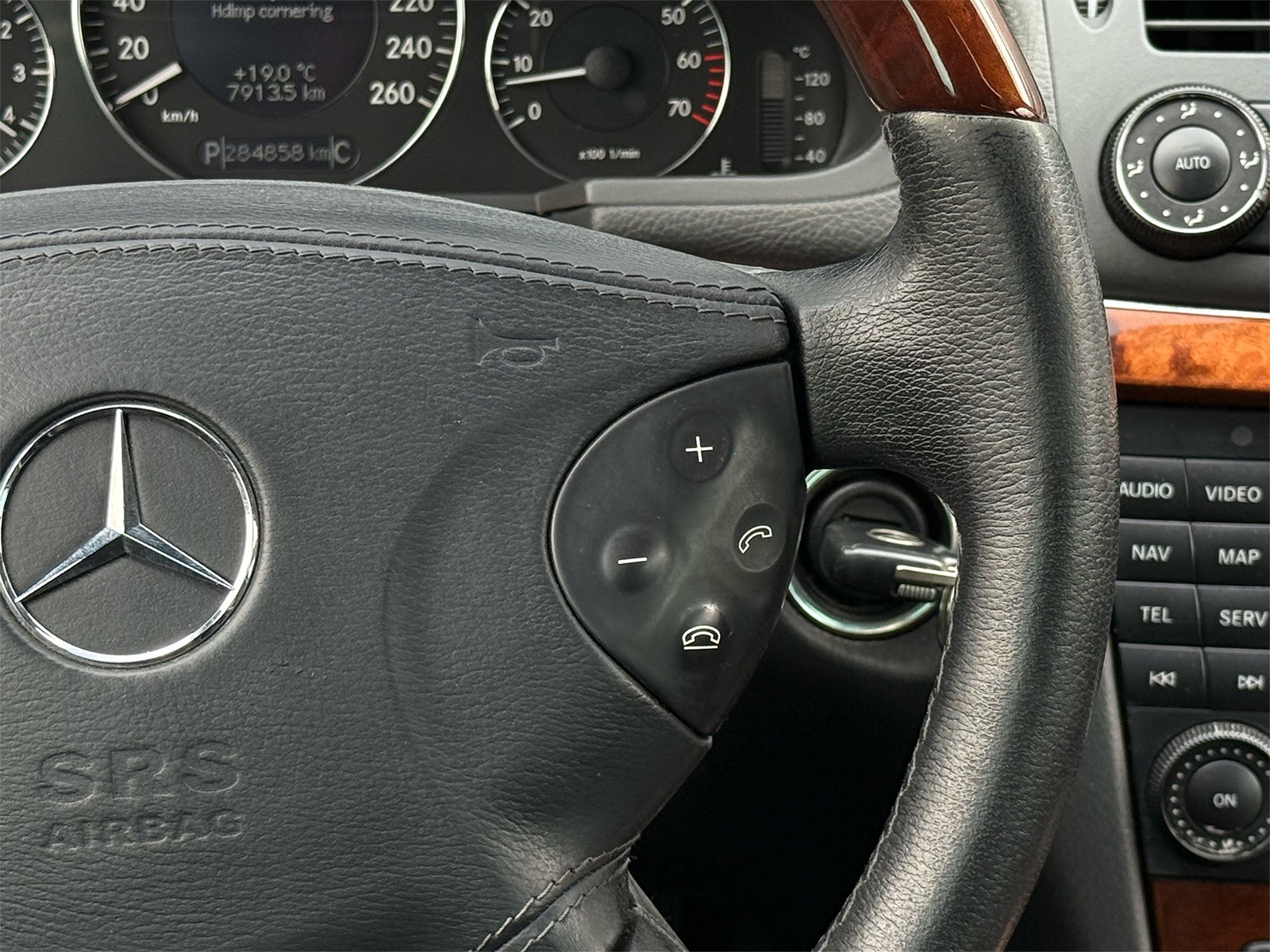 Foto van Mercedes-Benz E 500