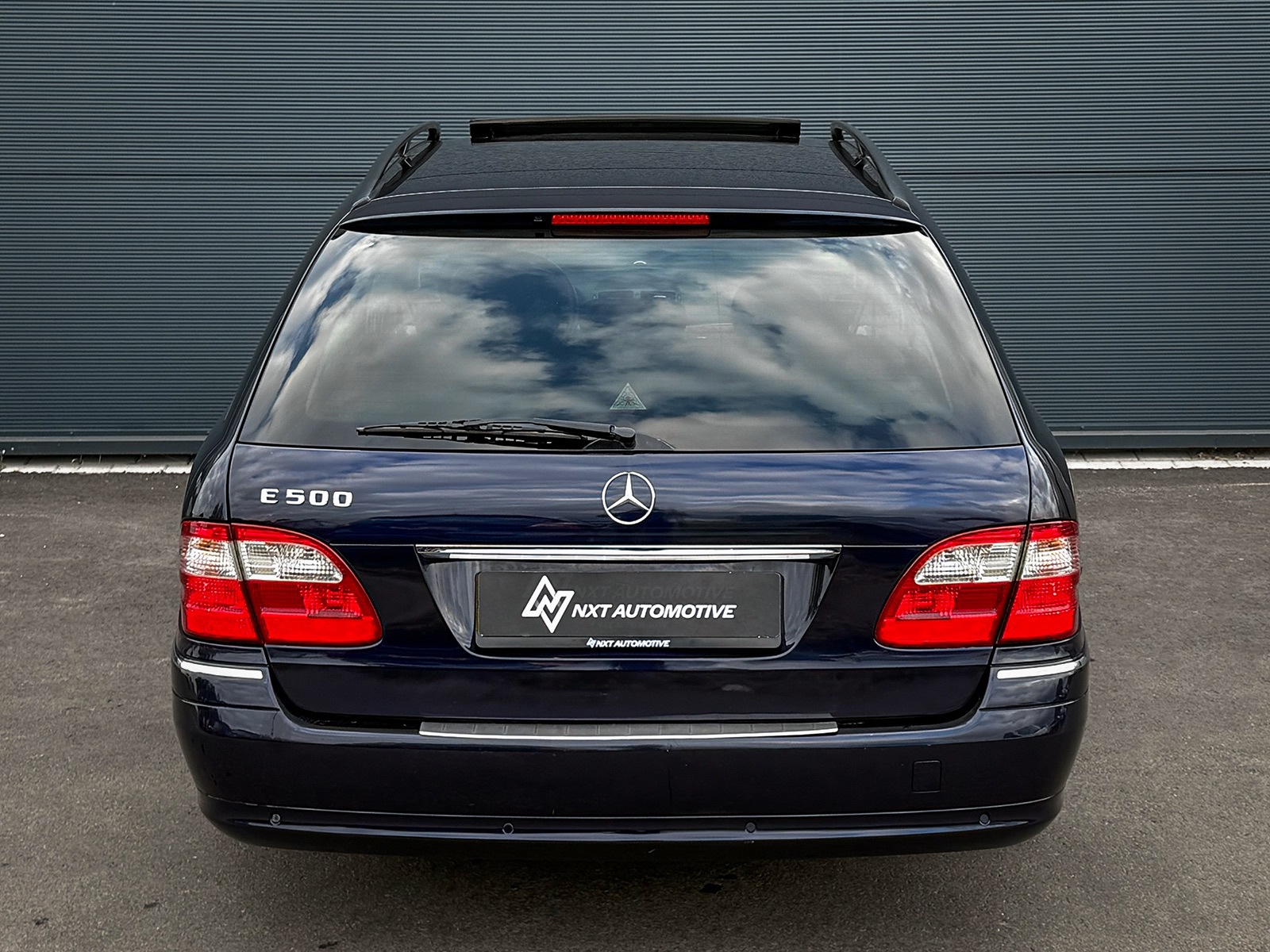 Foto van Mercedes-Benz E 500