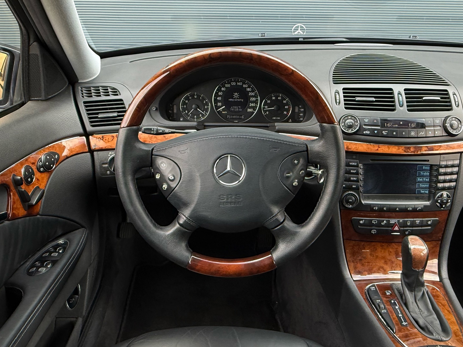 Foto van Mercedes-Benz E 500