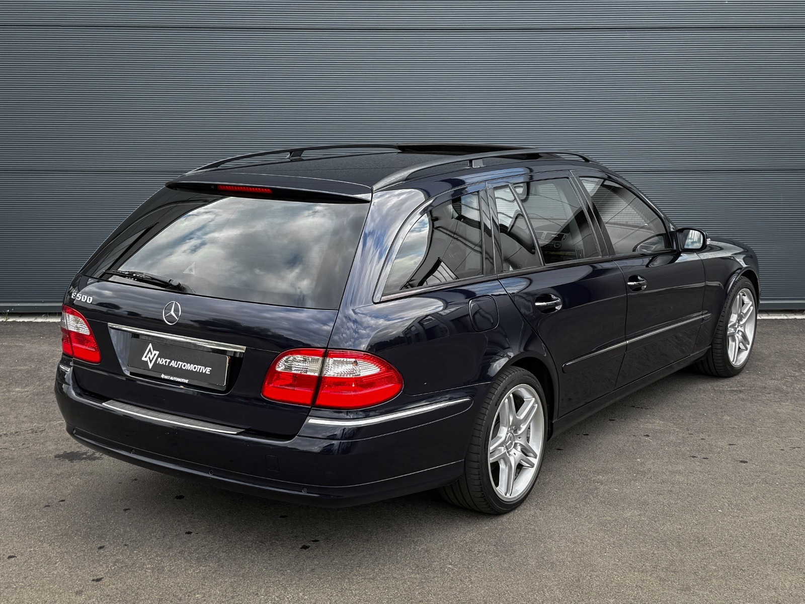 Foto van Mercedes-Benz E 500