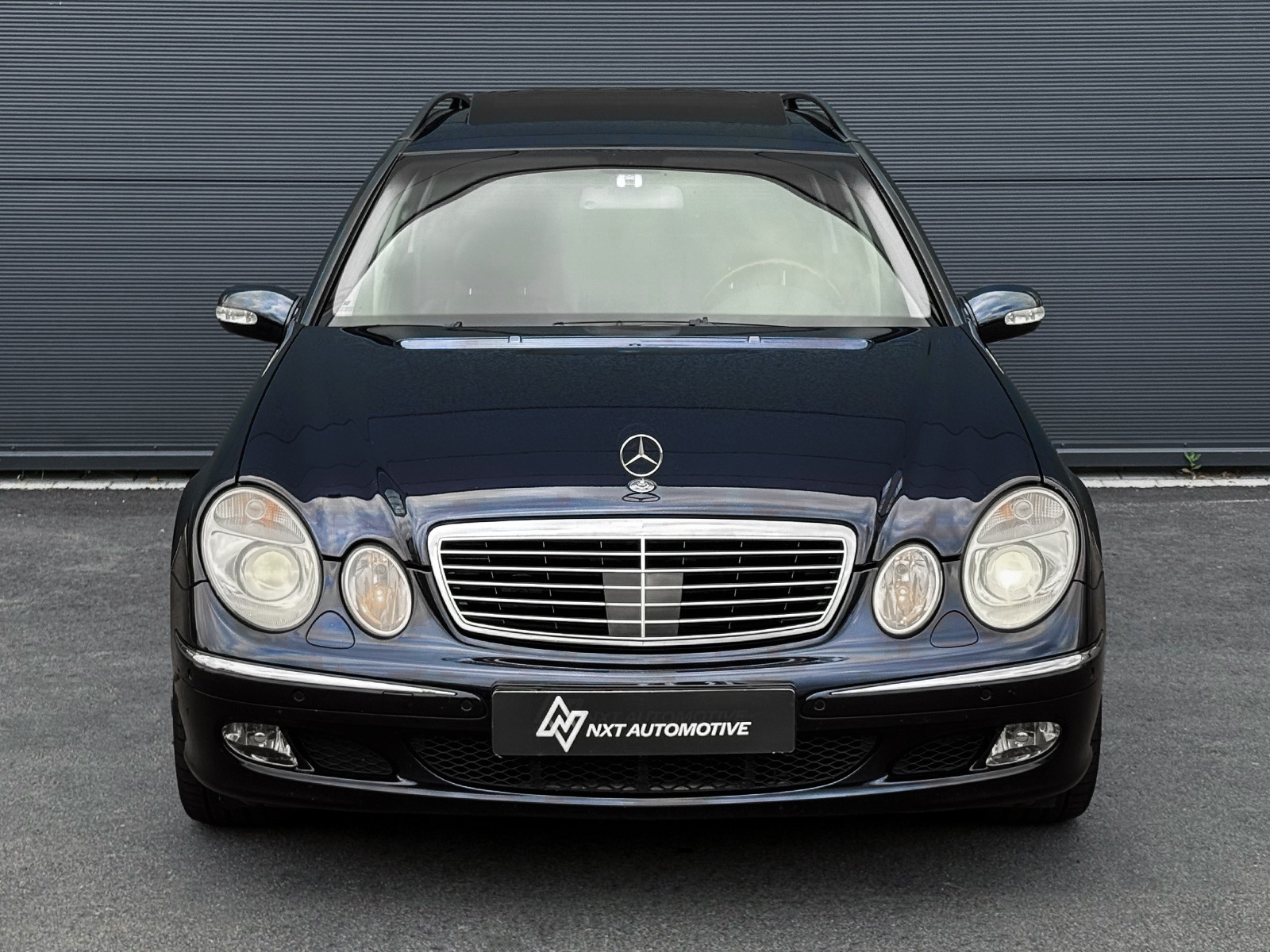 Foto van Mercedes-Benz E 500