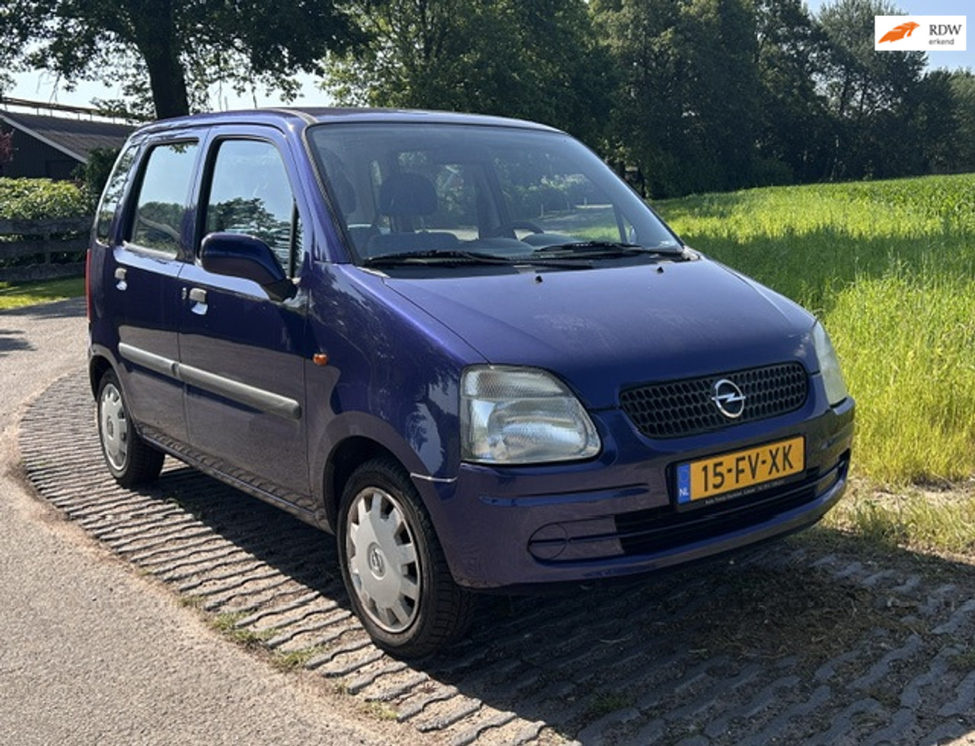Opel Agila 1.2-16V Comfort 2000 - voorkant