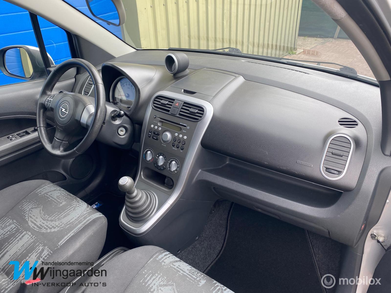 Foto van Opel Agila