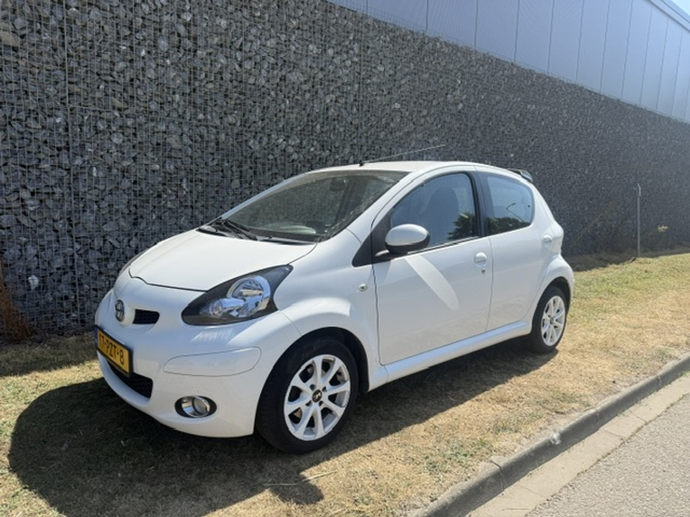 Toyota Toyota Aygo 1.0-12V Comfort Nav. 5Drs/Airco/1e Eig 2011 - voorkant