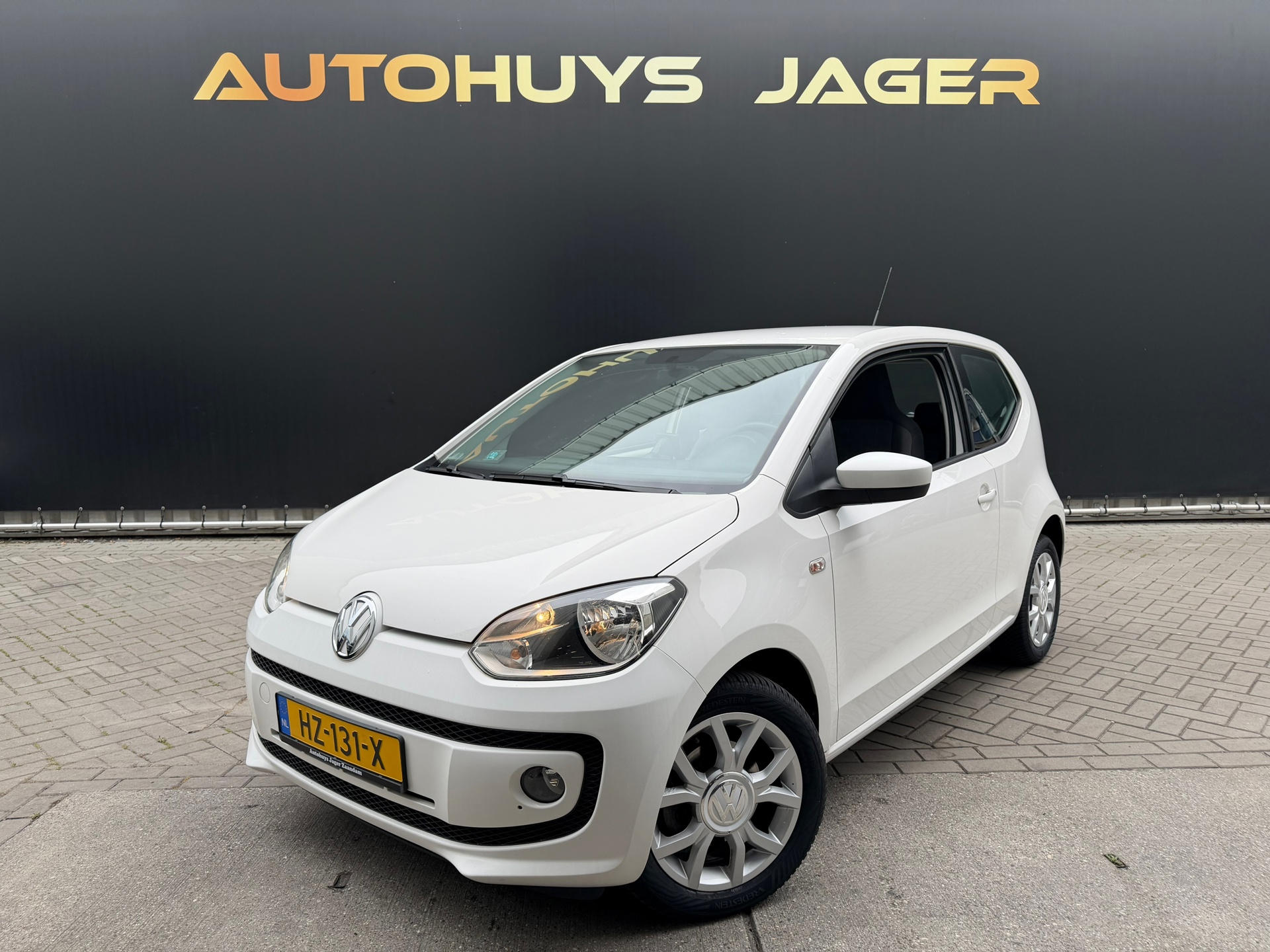 Volkswagen Up 1.0 move up! Automaat Stoelverwarming Navi 2014 - voorkant