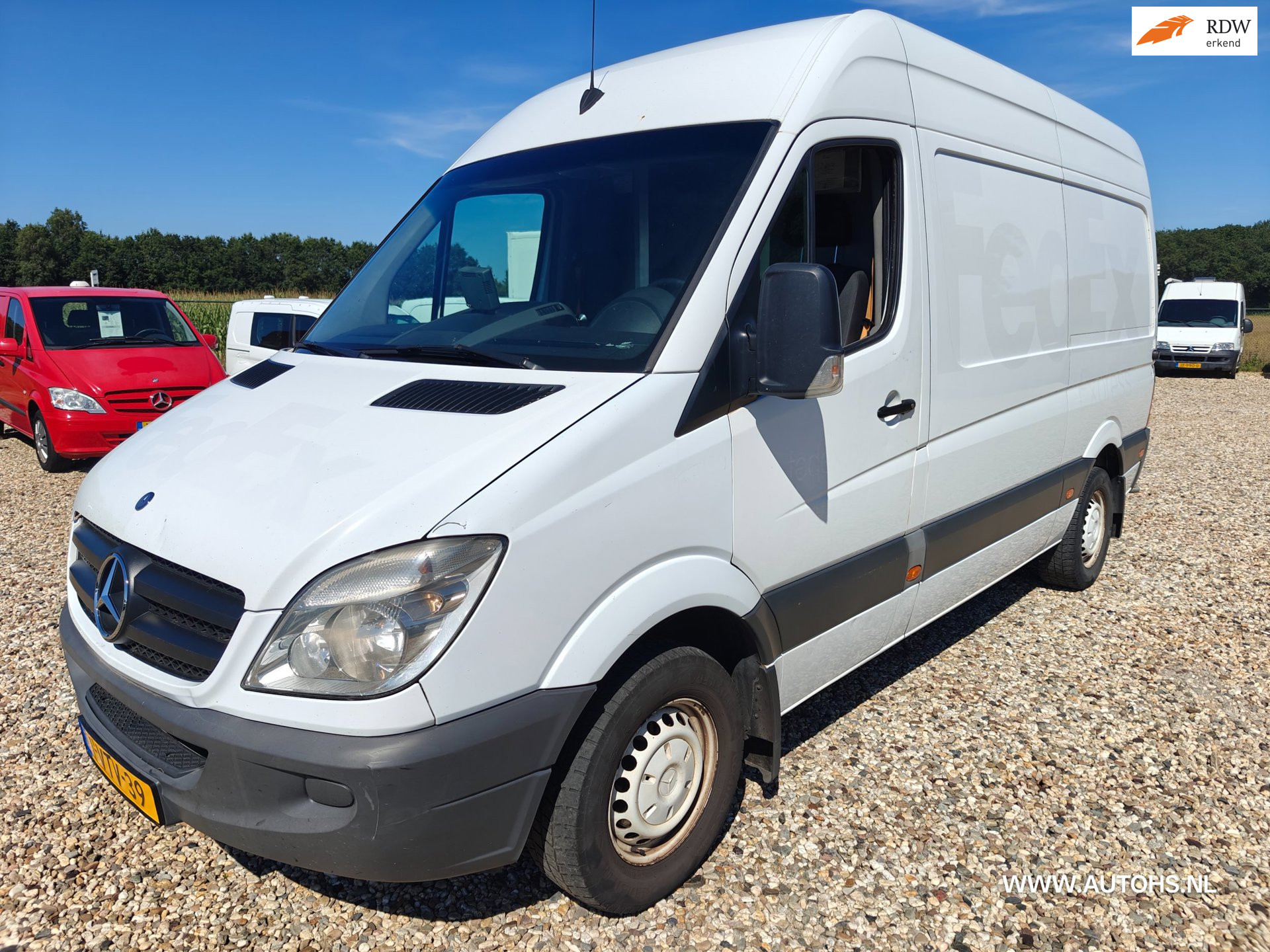 Mercedes-Benz Sprinter 513 2.2 CDI 366 HD , Apk maart 2027 , Euro 5 , 130 PK , rijd en schakelt ok. 2012 - voorkant