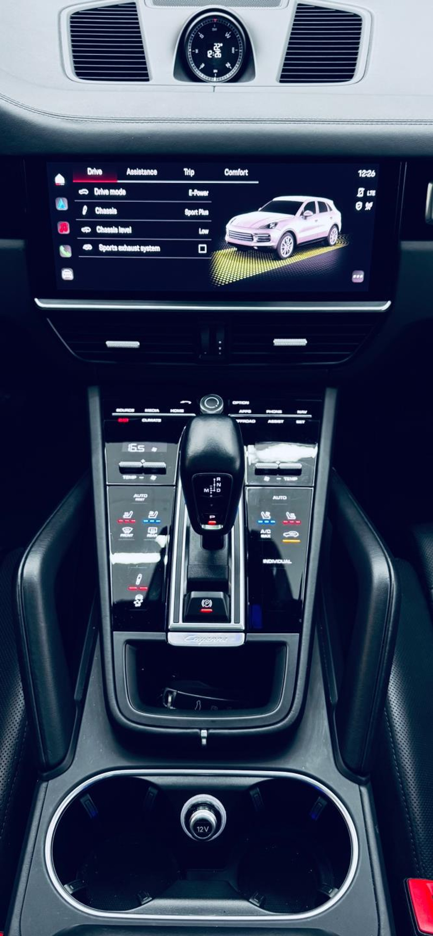 Foto van Porsche Cayenne E-hybrid