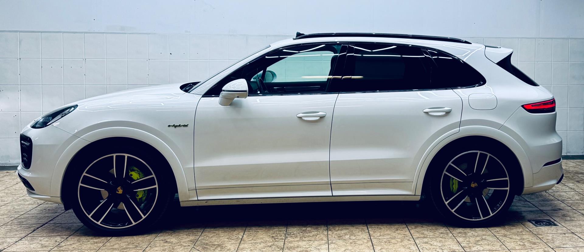 Foto van Porsche Cayenne E-hybrid