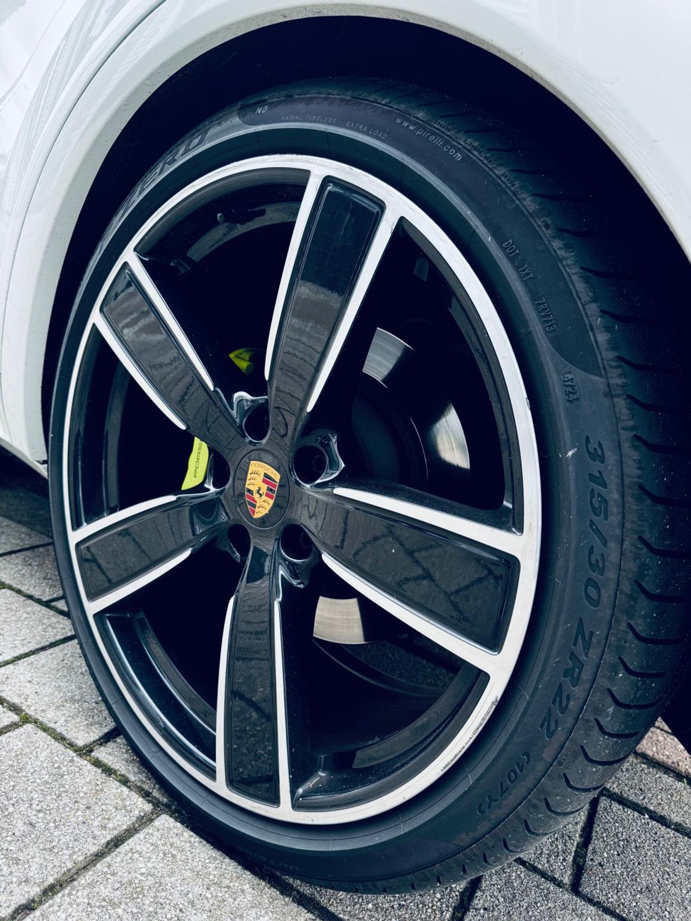 Foto van Porsche Cayenne E-hybrid