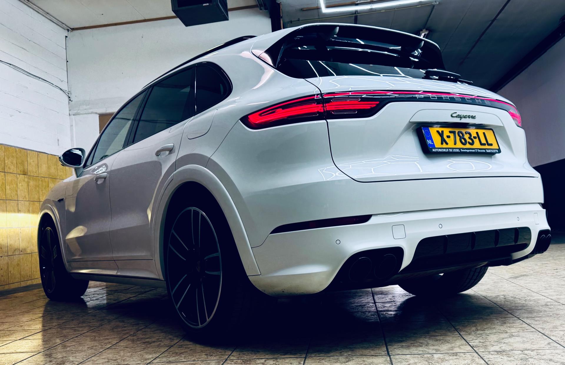 Foto van Porsche Cayenne E-hybrid