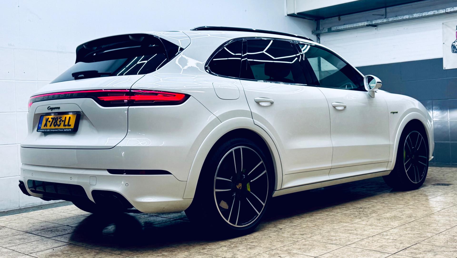 Foto van Porsche Cayenne E-hybrid