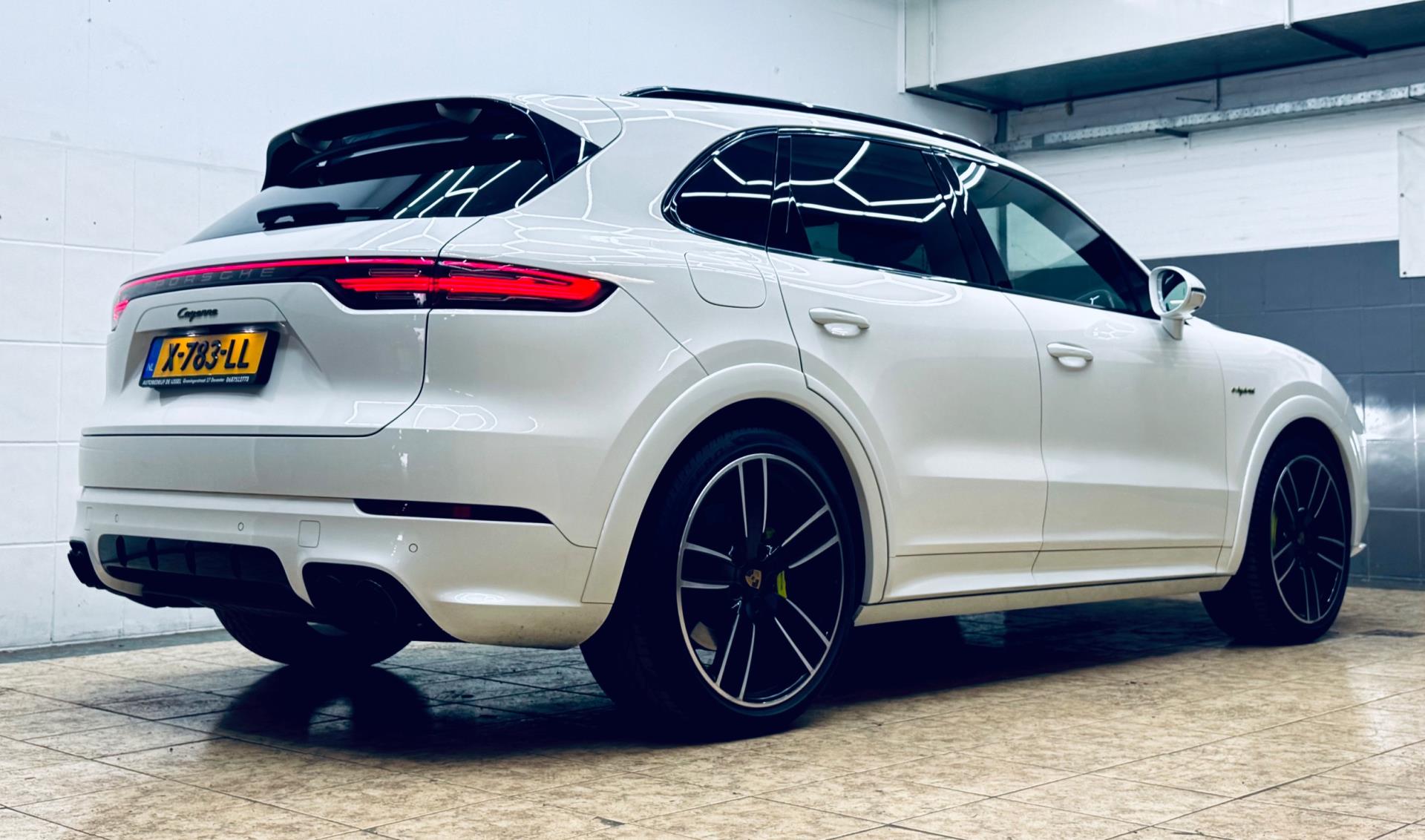 Foto van Porsche Cayenne E-hybrid