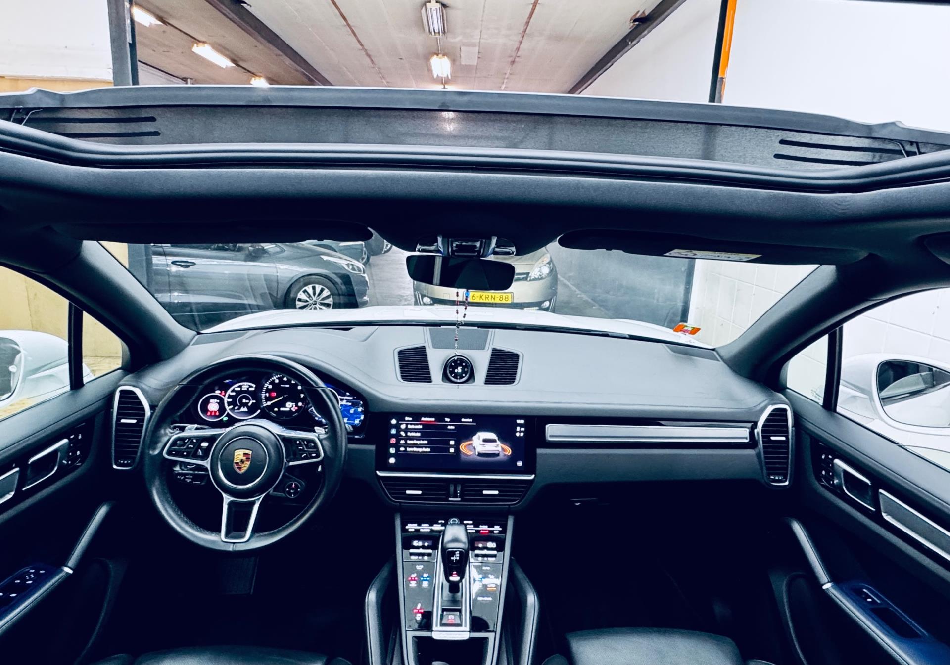 Foto van Porsche Cayenne E-hybrid