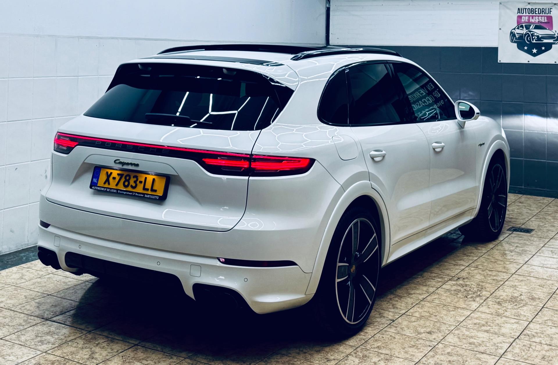 Foto van Porsche Cayenne E-hybrid