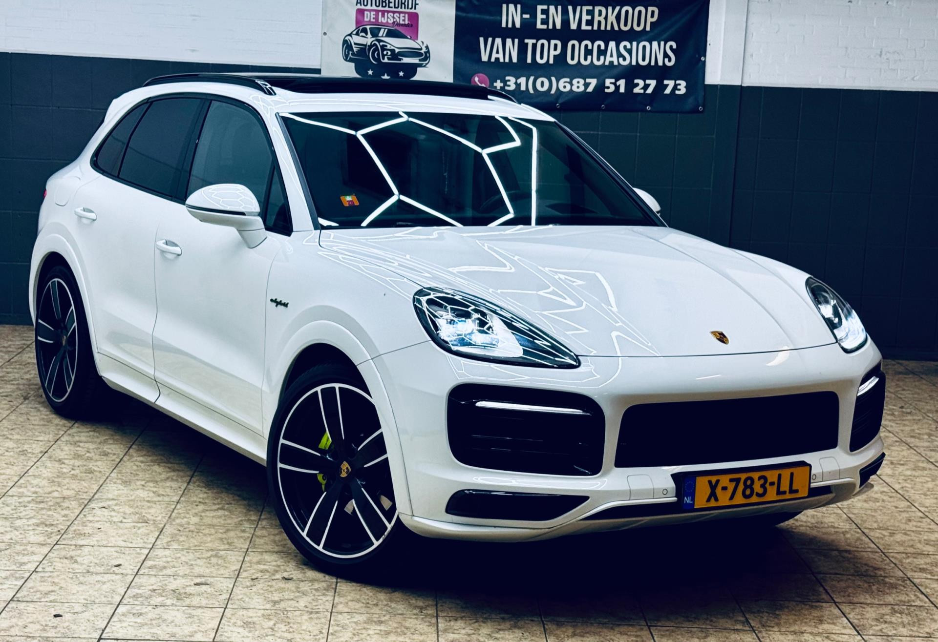 Porsche Cayenne E-hybrid 3.0 E-Hybrid Platinum Edition/GARANTIE/Dealer O.H / 2022 - voorkant