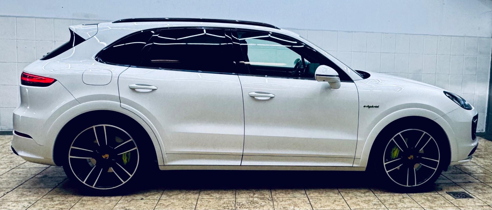 Foto van Porsche Cayenne E-hybrid