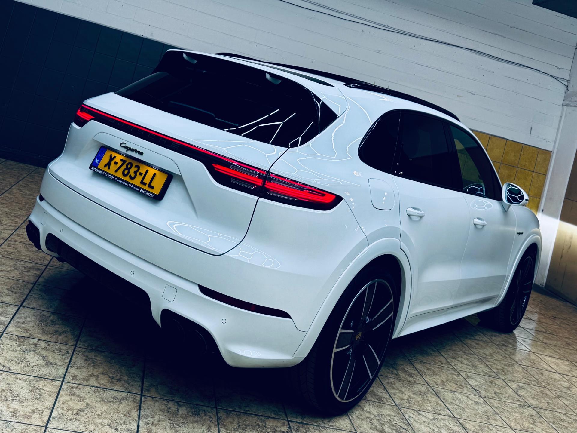 Foto van Porsche Cayenne E-hybrid