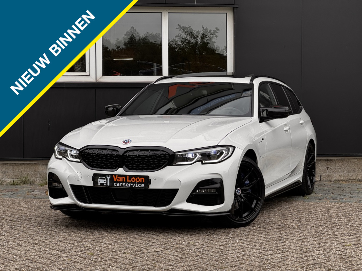 BMW 330e 330e High Executive M-sport/Pano/Head-up/trekh/Laserlicht/Elek stoelen 2022 - voorkant