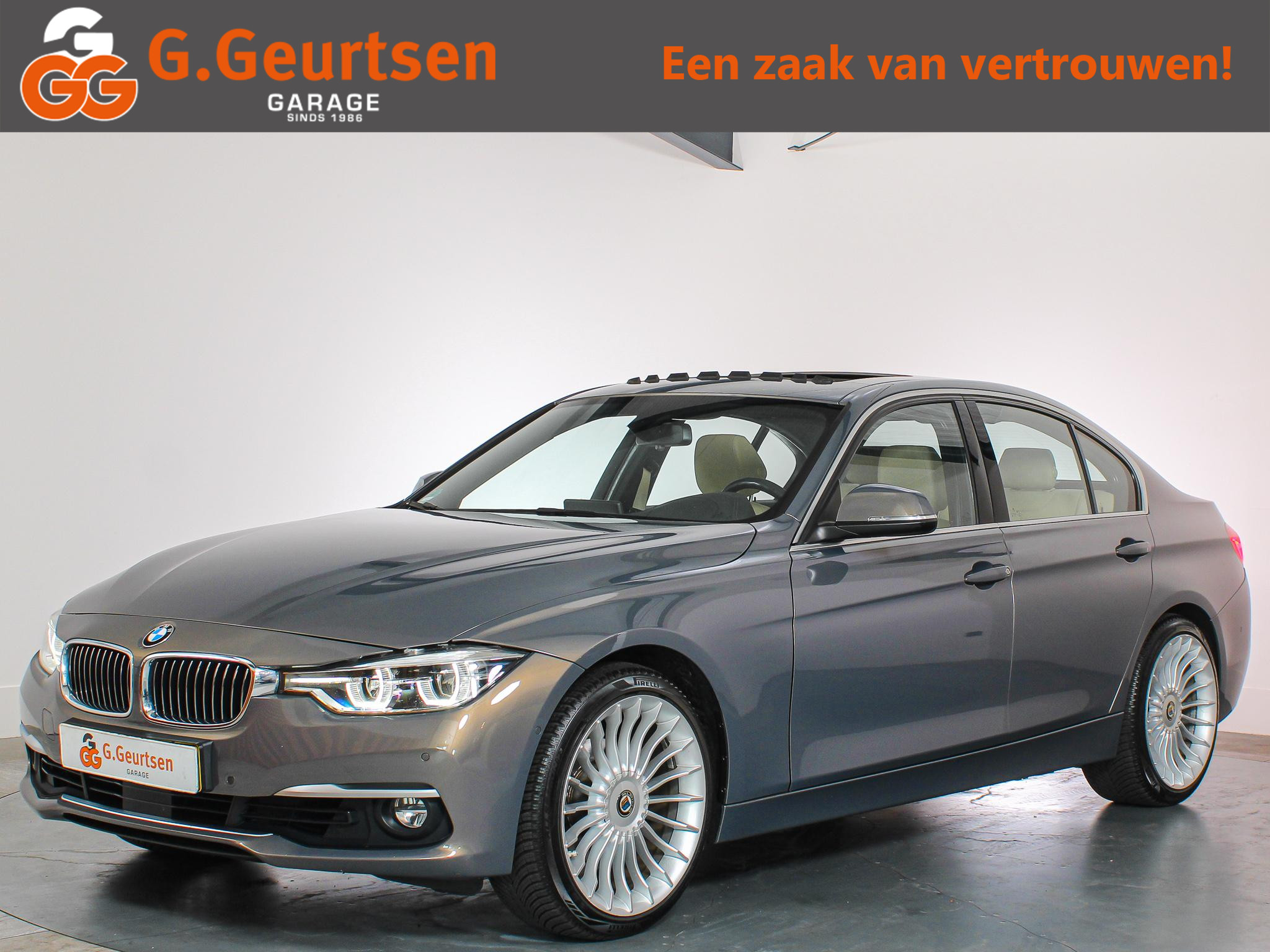 BMW 320i 320i Luxury Edition 2019 - voorkant