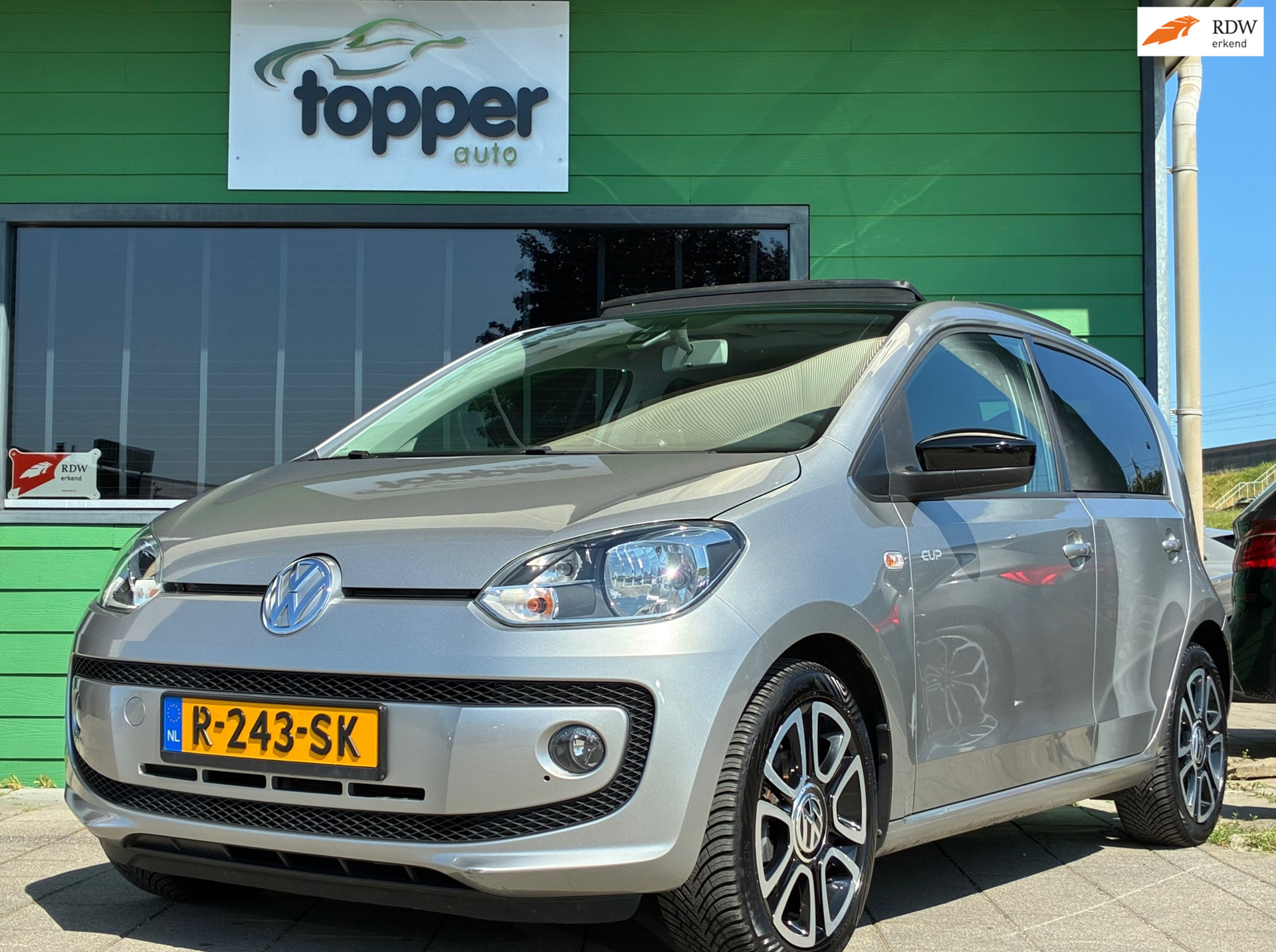 Volkswagen Up 1.0 move up! |1e Eigenaar|Navigatie|Panoramadak|CruiseControl|Airco| 2015 - voorkant