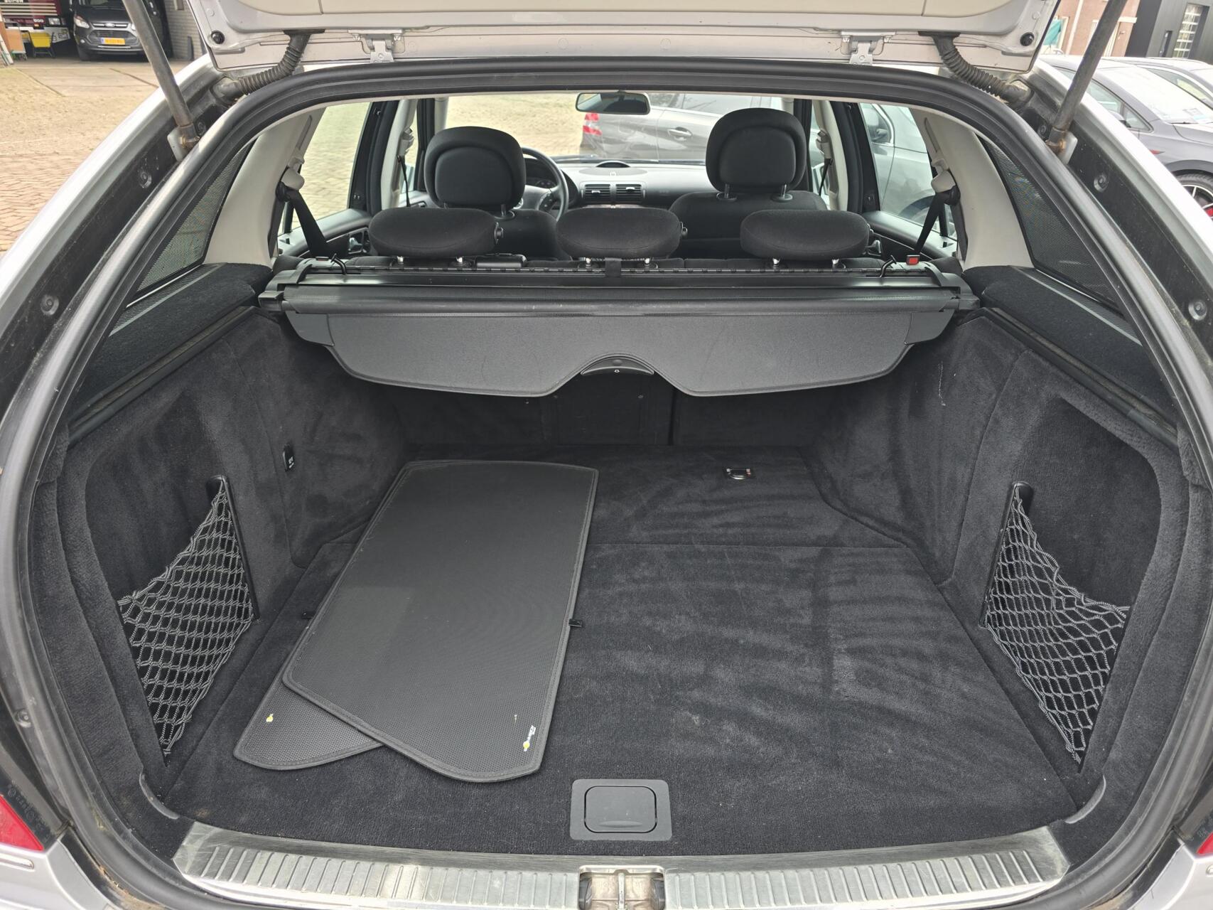 Foto van Mercedes-Benz C 180 Kompressor