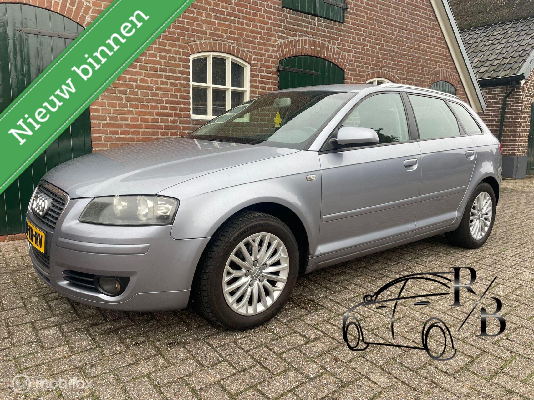Audi Audi A3 1.6 Attraction AUTOMAAT AIRCO CRUISE APK 2006 - voorkant
