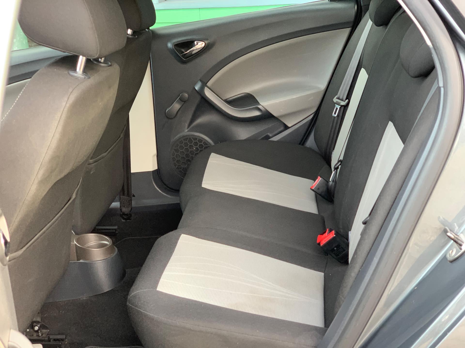 Foto van Seat Ibiza ST