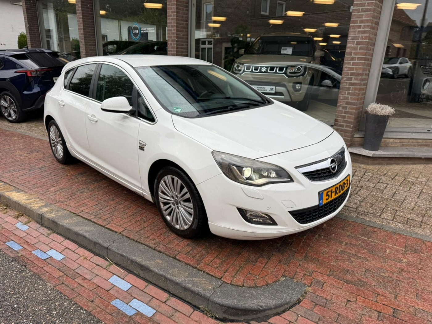 Opel Astra 1.4 Turbo Sport*AUTOMAAT*LEDER* 2011 - voorkant
