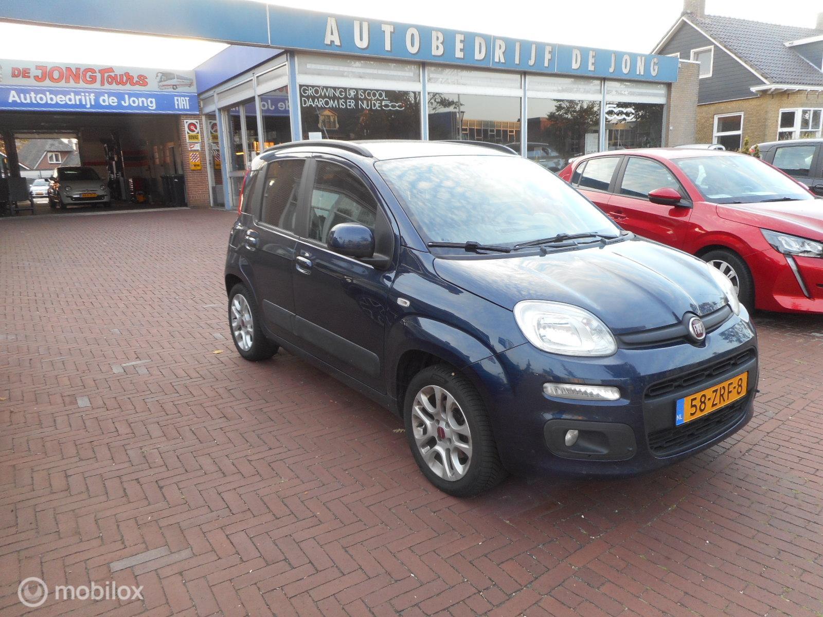 Fiat Panda TwinAir Turbo 80 Lounge TREKHAAK+LM-VELGEN+METALLIC LAK+HOOGTEVERSTELLING BESTUURDERSSTOEL 2013 - voorkant