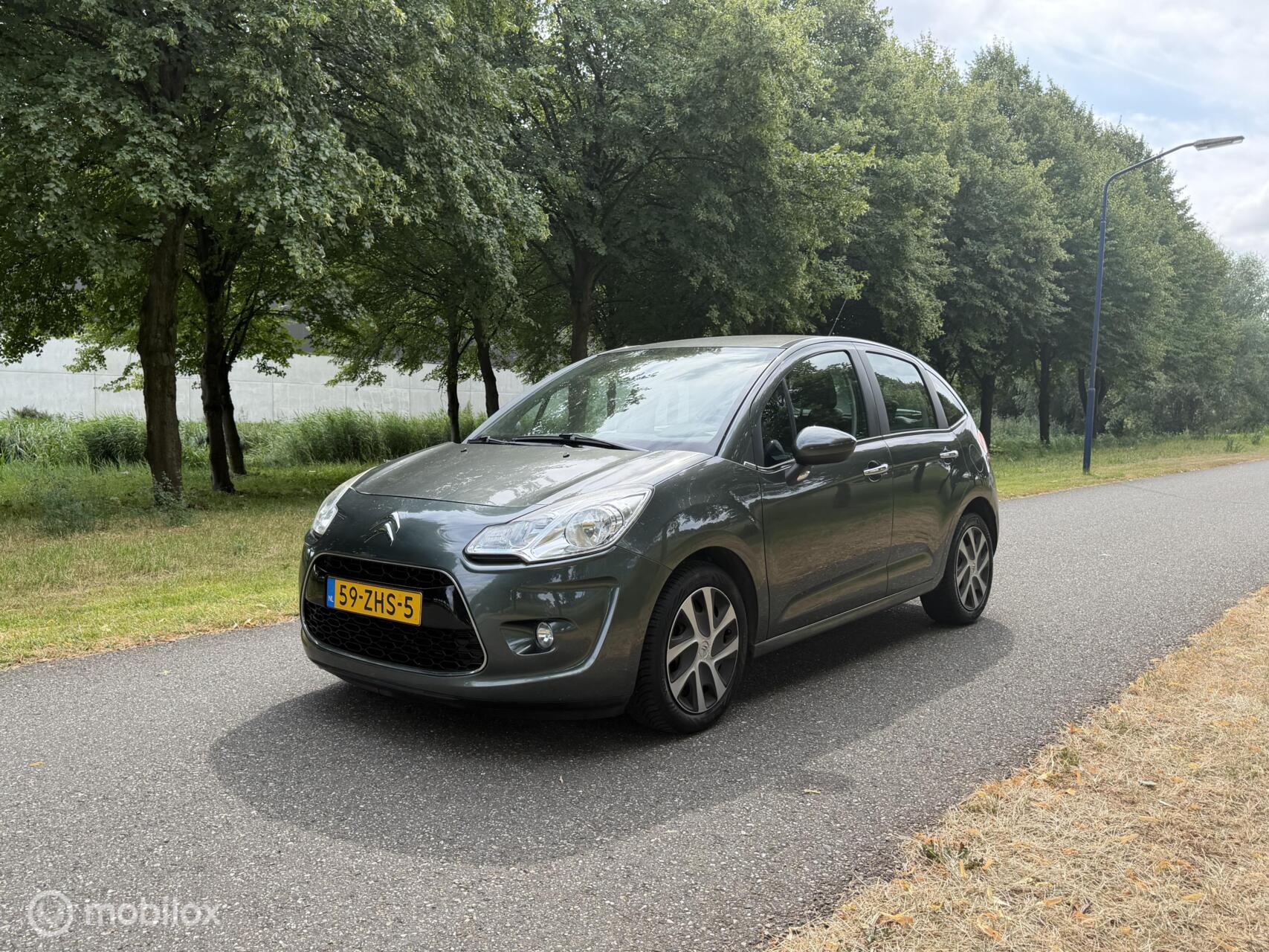 Citroen C3 1.2 VTi Coll. Light*PARKEERSENSOR*CRUISE*APK 3/27 2012 - voorkant