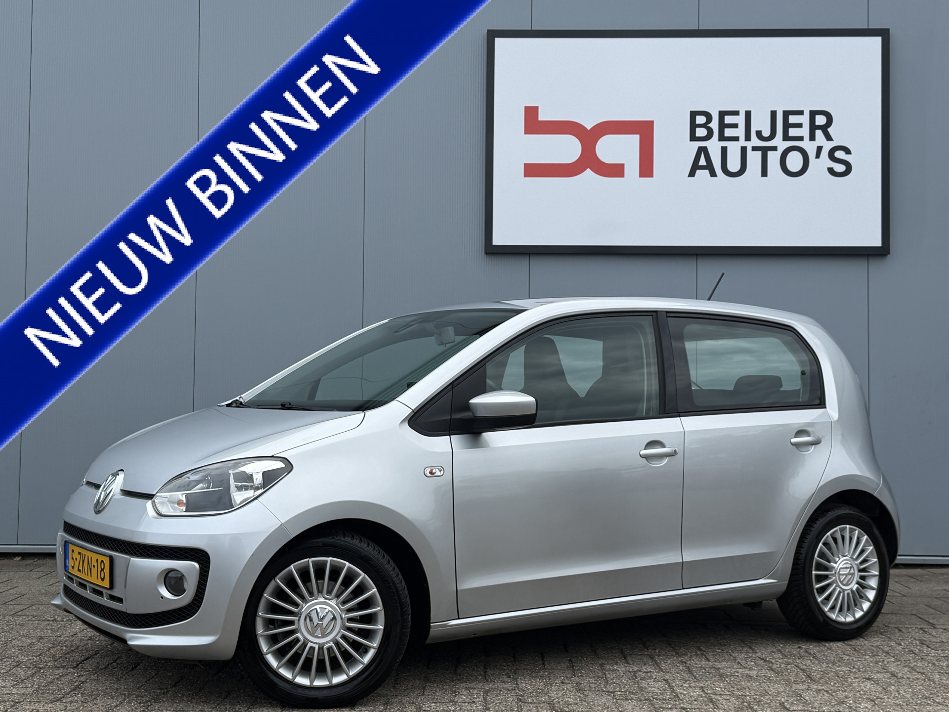 Volkswagen Up 1.0 high up! BlueMotion 2015 - voorkant
