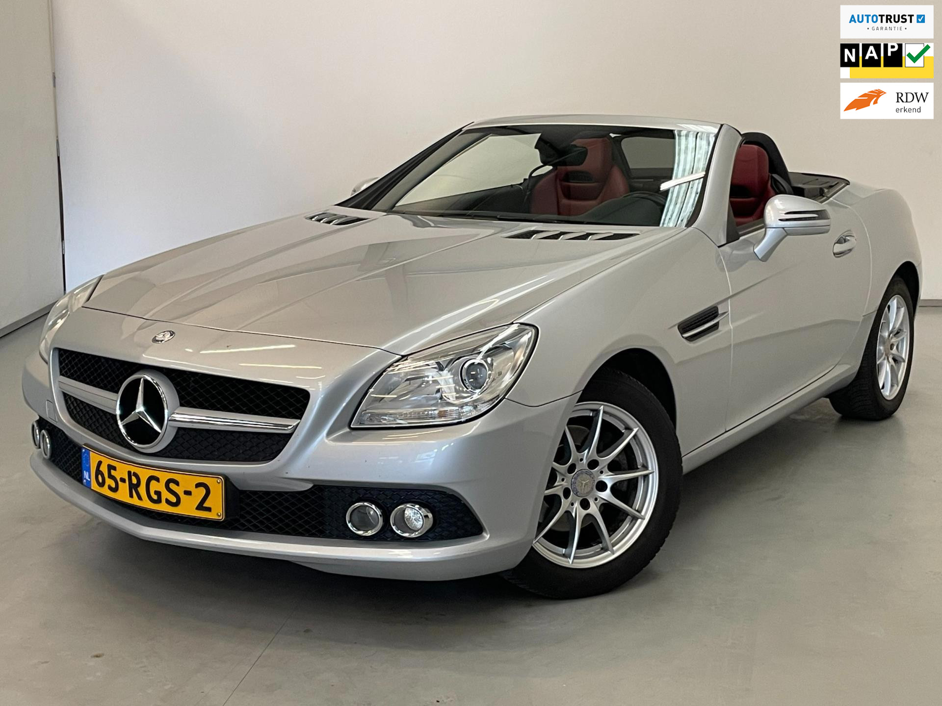 Mercedes-Benz SLK 200 200 / NL-auto / Pano / Airscarf / Leder / Stoelverwarming 2011 - voorkant