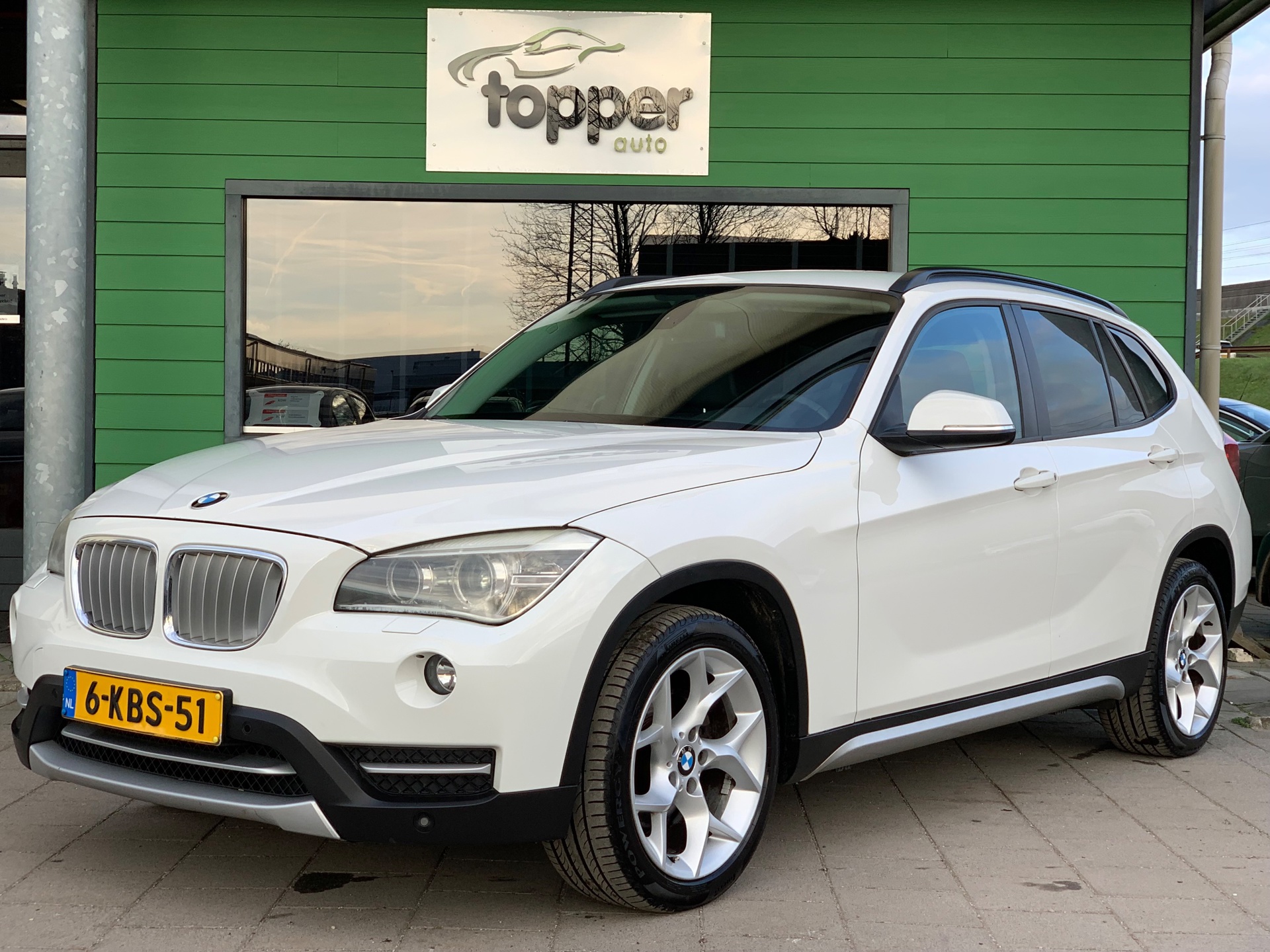 BMW X Reihe XDrive20i Upgrade Edition|Navi|StoelVw.|Cruise|Automaat| 2013 - voorkant