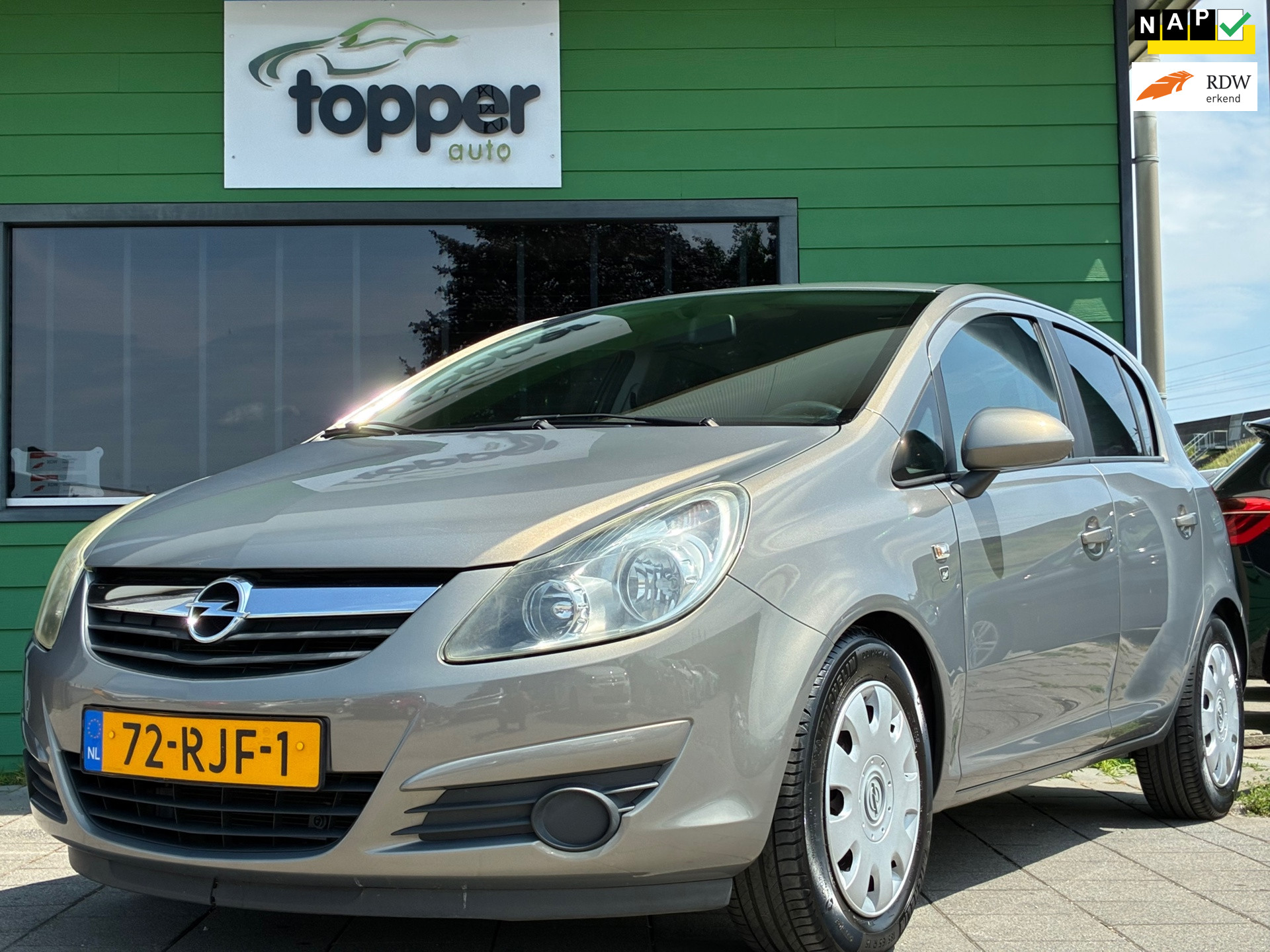 Opel Corsa 1.2-16V '111' Edition|2e Eigenaar|Airco|Elektr.ramen|NAP|Nieuwe APK 2011 - voorkant