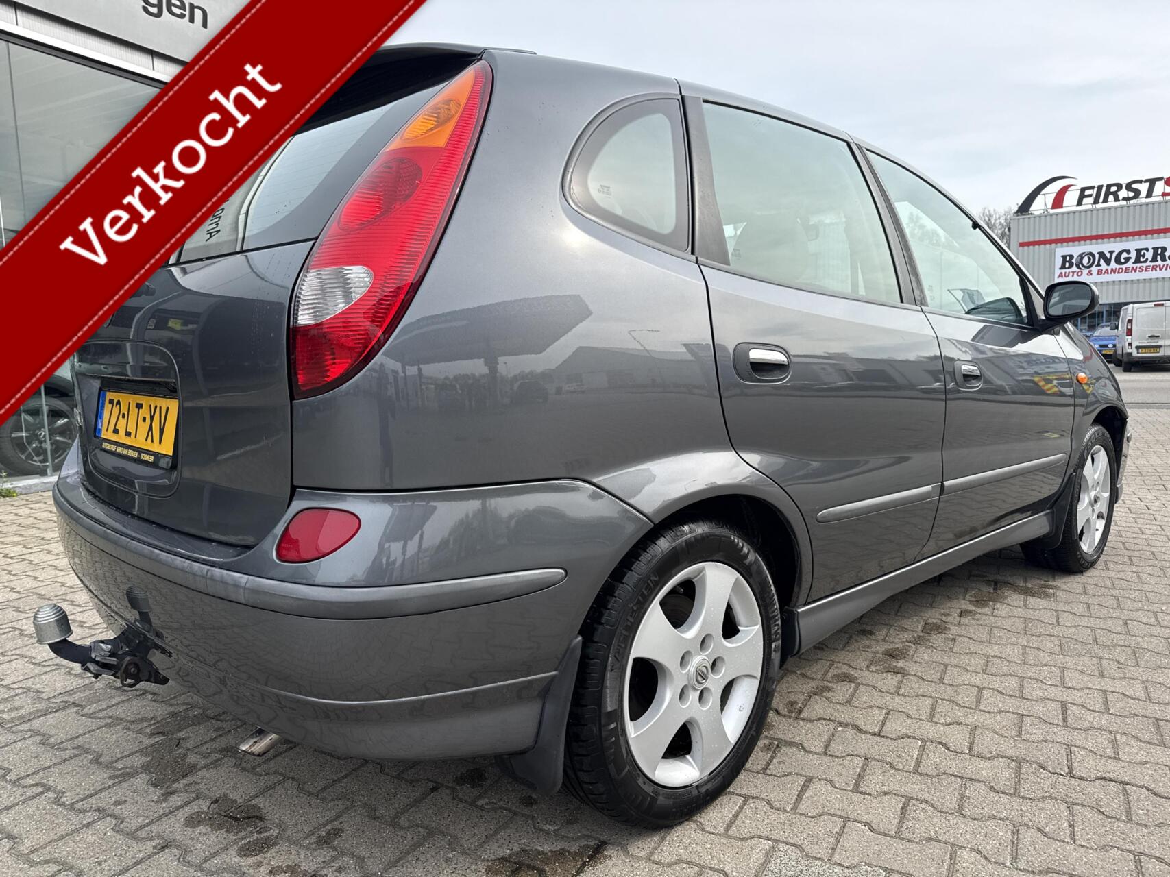 Foto van Nissan Almera Tino