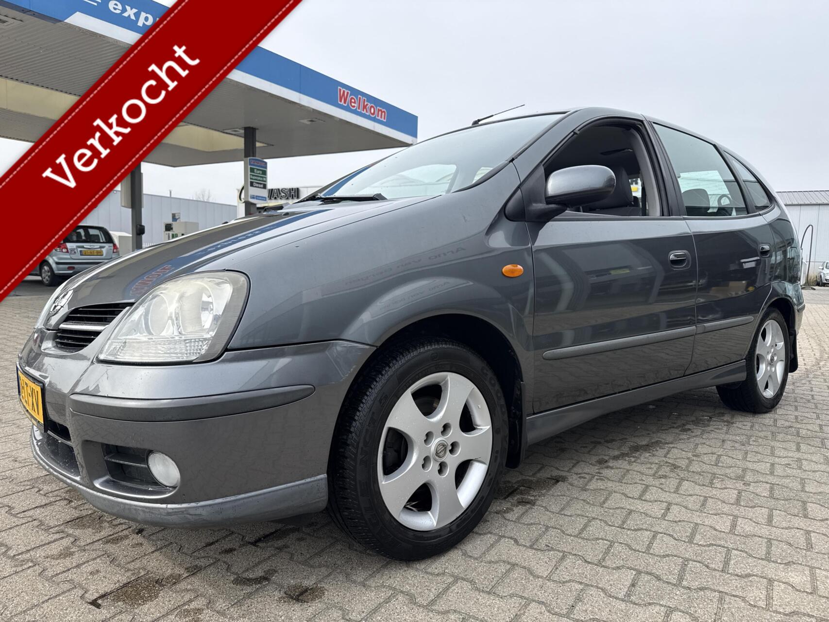 Foto van Nissan Almera Tino