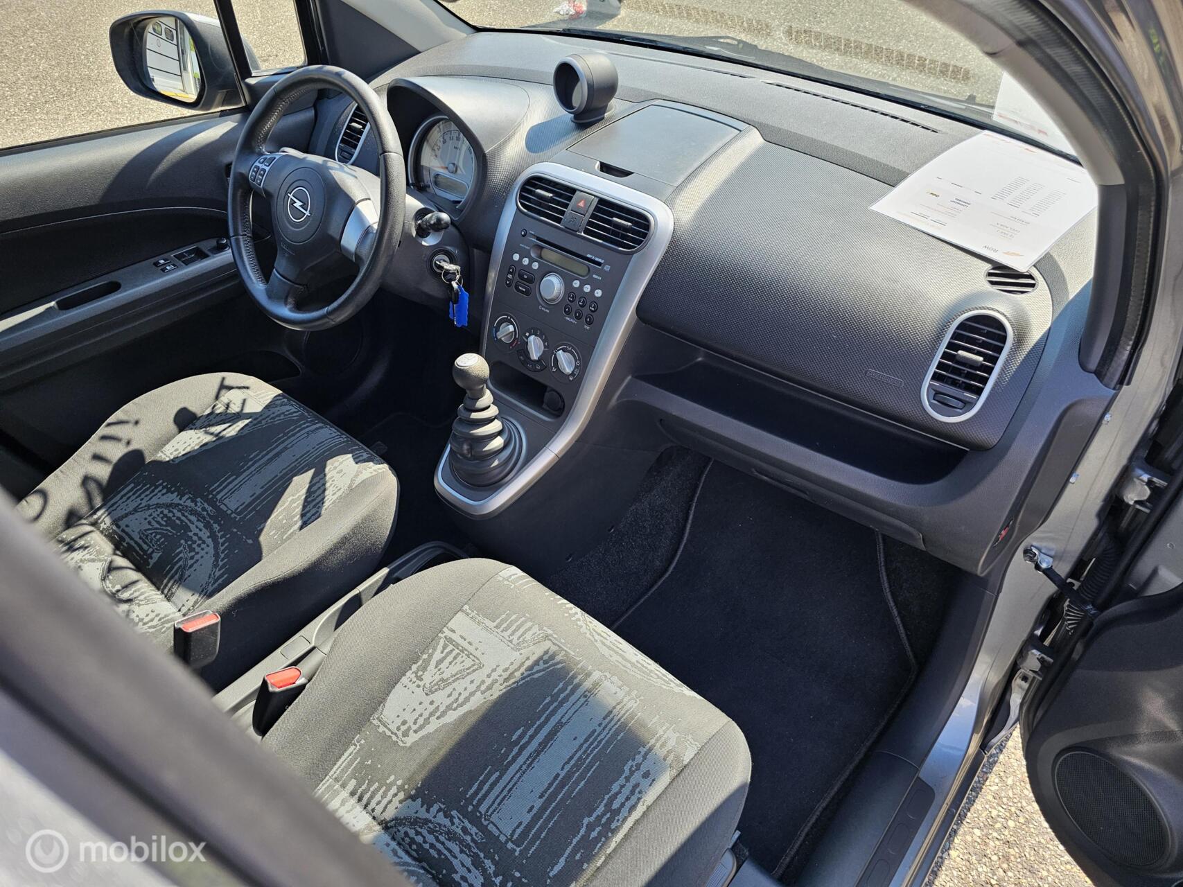 Foto van Opel Agila