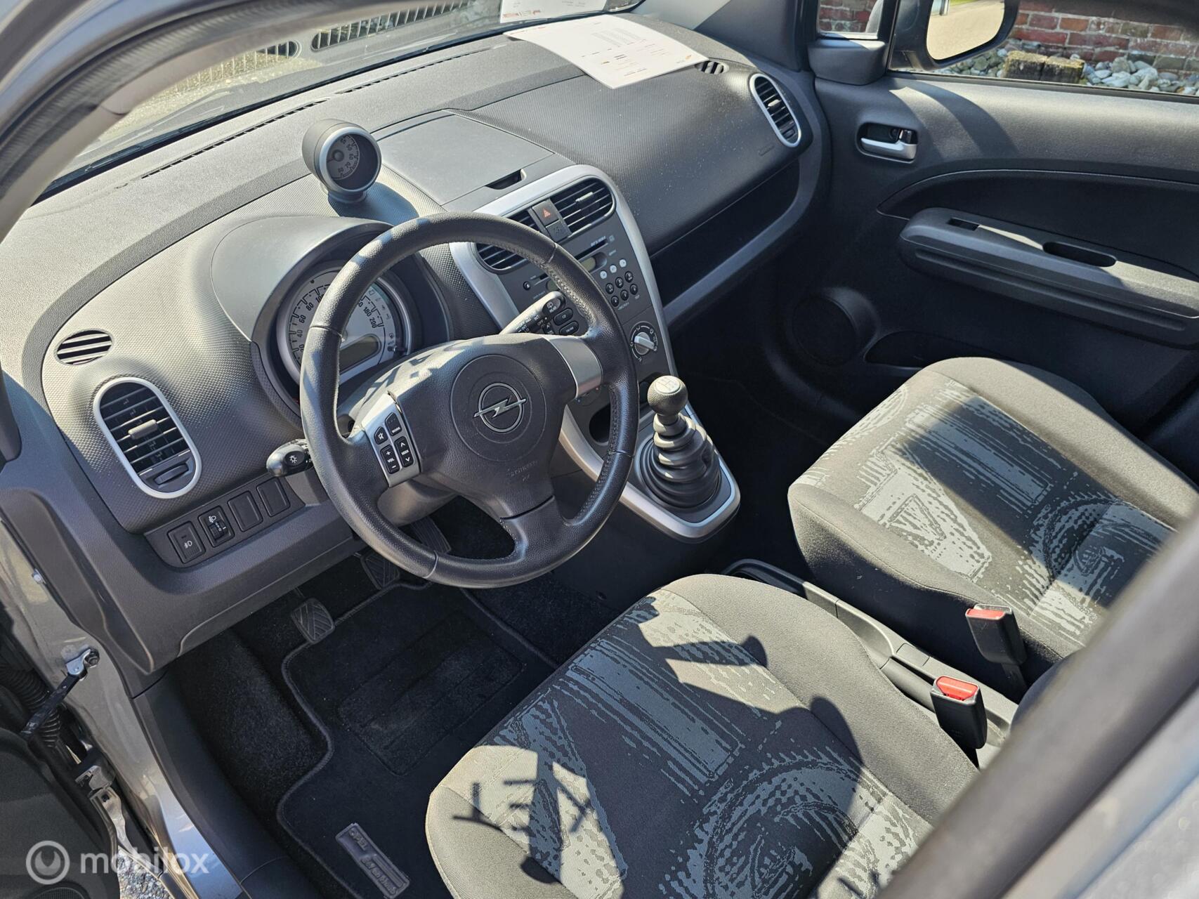 Foto van Opel Agila