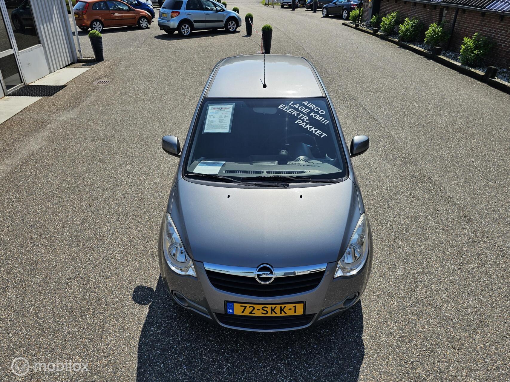 Foto van Opel Agila