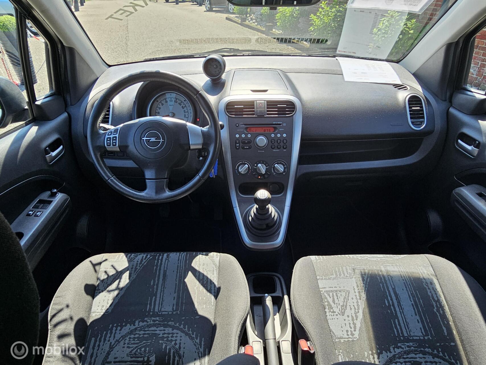 Foto van Opel Agila