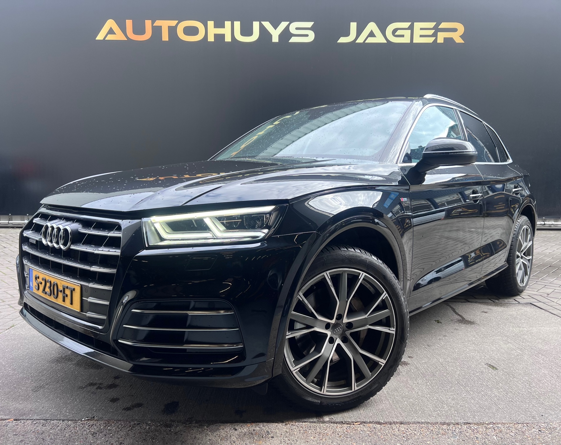 Audi Q5 55 TFSI E 55 TFSI e quattro Competition - S-Line - Leder - Pano - Virtual 2020 - voorkant